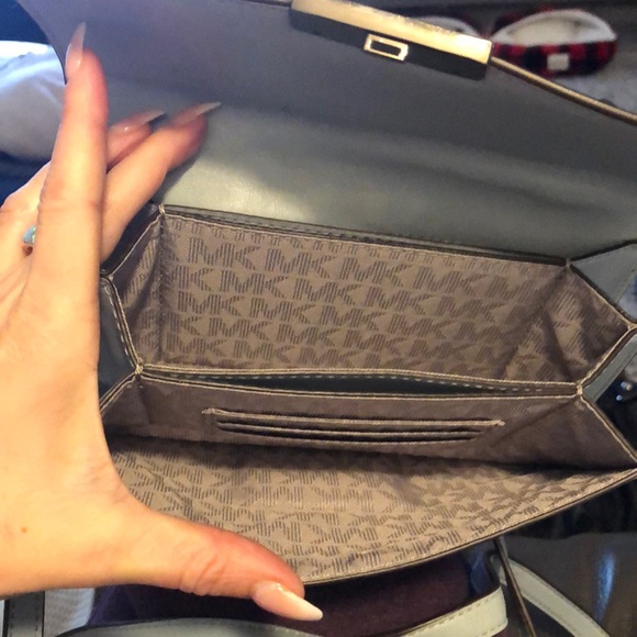 Micheal kors baby blue wallet/crossbody purse - Picture 3 of 6